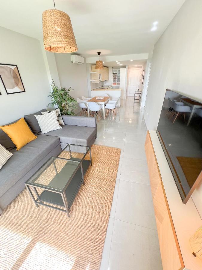 Cozy Apartment With Large Terrace 토레몰리노스 외부 사진
