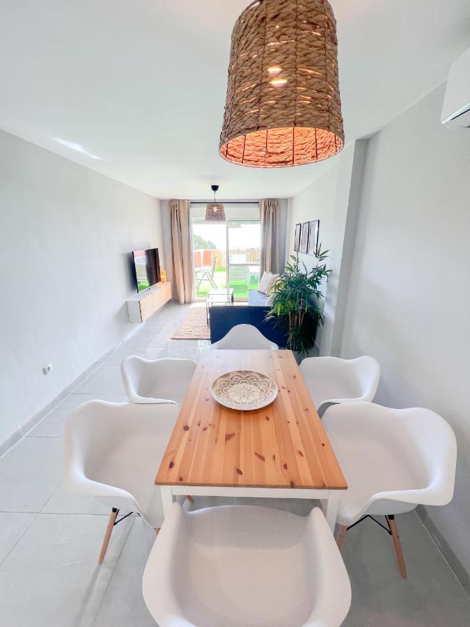 Cozy Apartment With Large Terrace 토레몰리노스 외부 사진