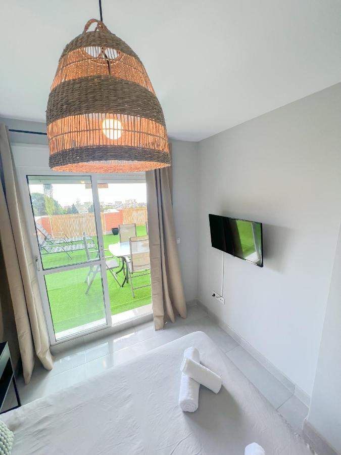 Cozy Apartment With Large Terrace 토레몰리노스 외부 사진