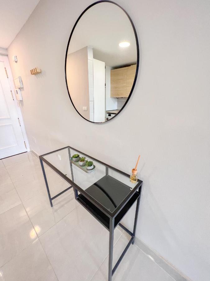 Cozy Apartment With Large Terrace 토레몰리노스 외부 사진