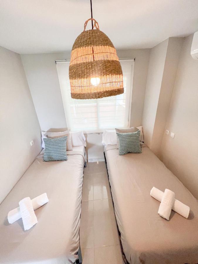 Cozy Apartment With Large Terrace 토레몰리노스 외부 사진