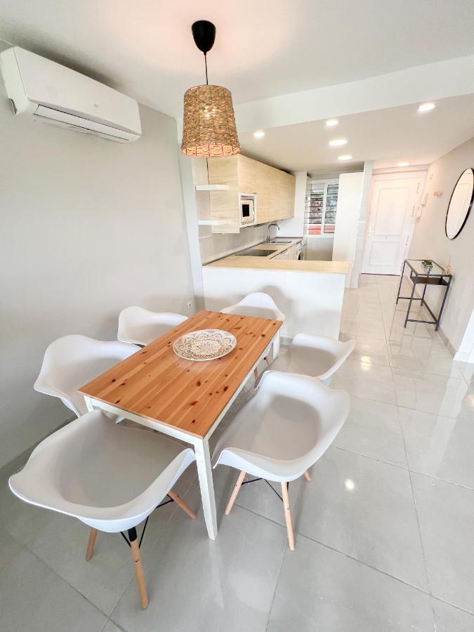 Cozy Apartment With Large Terrace 토레몰리노스 외부 사진