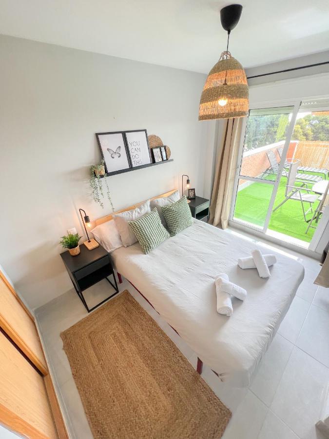 Cozy Apartment With Large Terrace 토레몰리노스 외부 사진