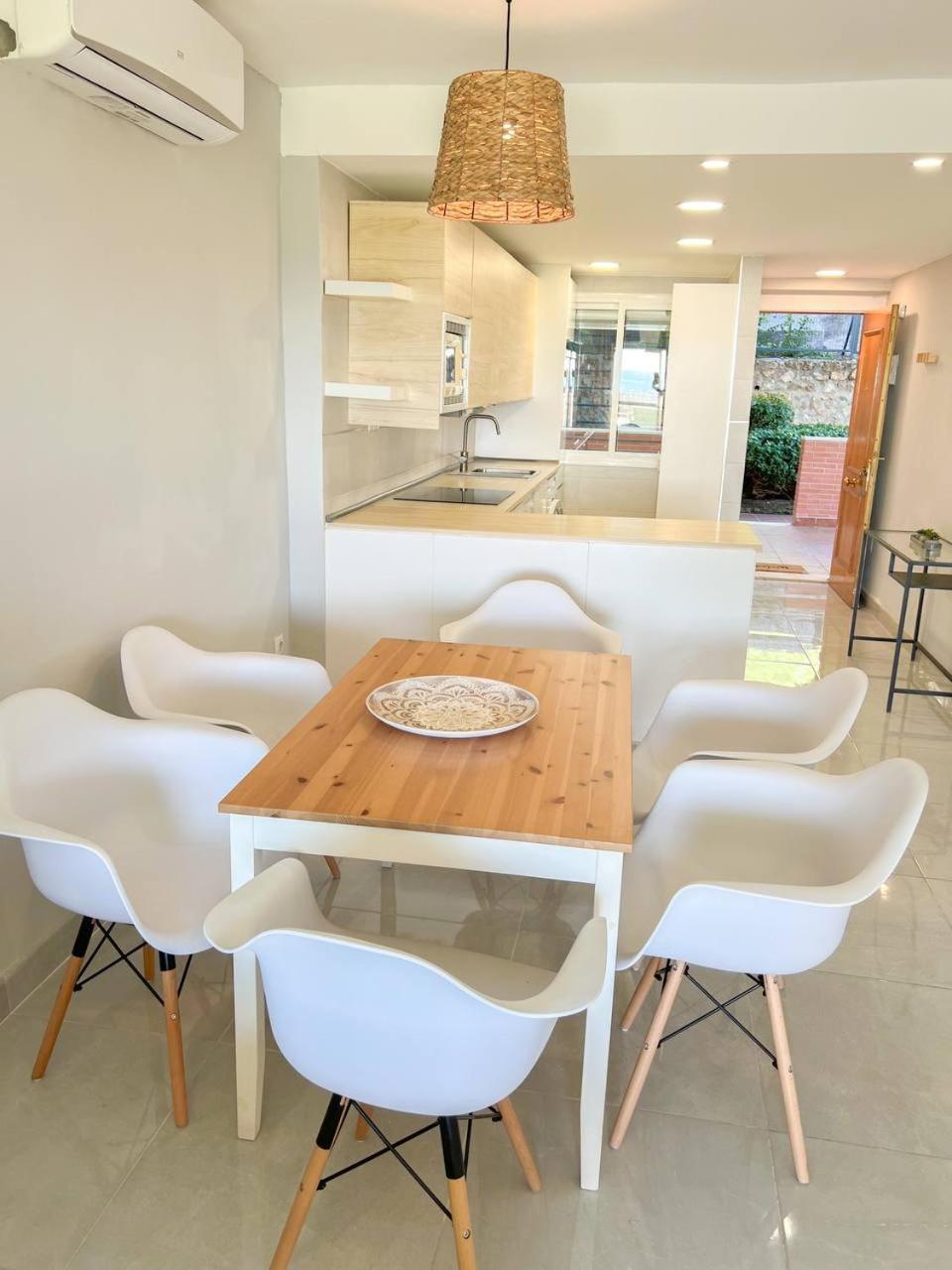 Cozy Apartment With Large Terrace 토레몰리노스 외부 사진